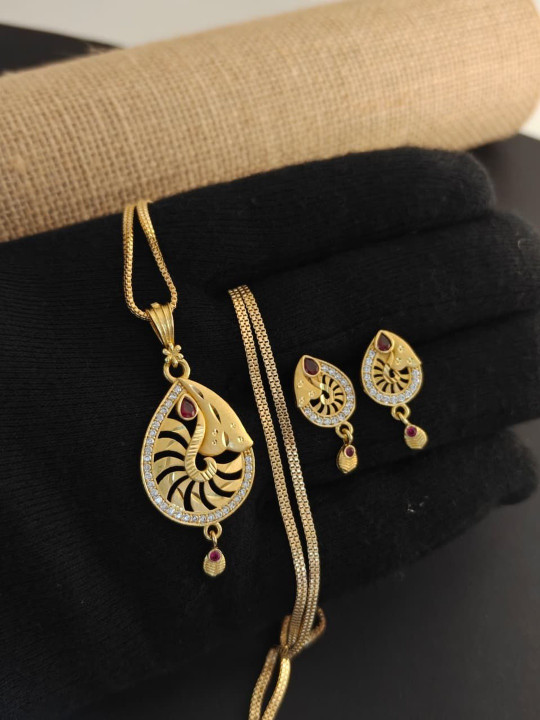 OM KRISHIV COLLECTION Gold-Plated Teardrop Shaped Pendants with Chains