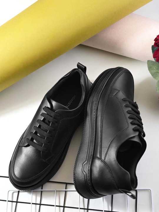 Roadster The Lifestyle Co Men Round Toe Lightweight Lace-Ups Sneakers
