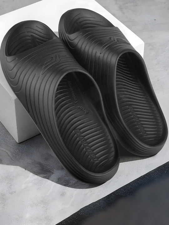 Red Tape Men Textured Sliders