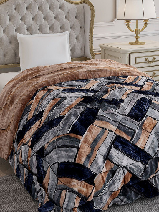 Monte Carlo Multicoloured & Grey Geometric Mild Winter 300 GSM Comforter