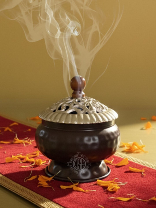 DSH Crafting Your Curiosity Grey & Brown Textured Metal Dhoop Dani