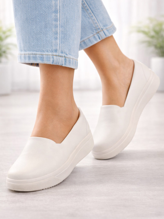 FAUSTO Women Round Toe Lightweight Slip-On Sneakers