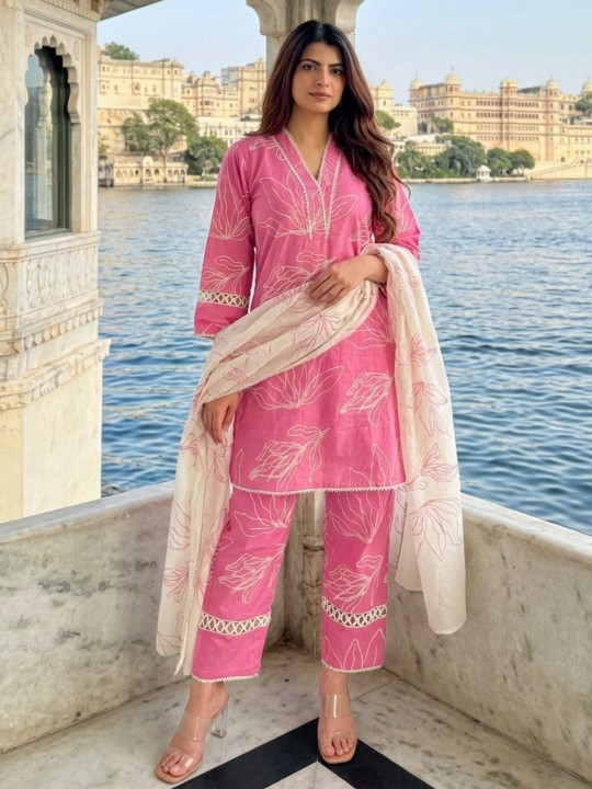 Lookmark Women Floral Printed Kurta with Trousers & Dupatta