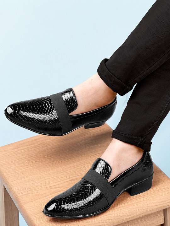 Bxxy Men Textured Round Toe Mojaris
