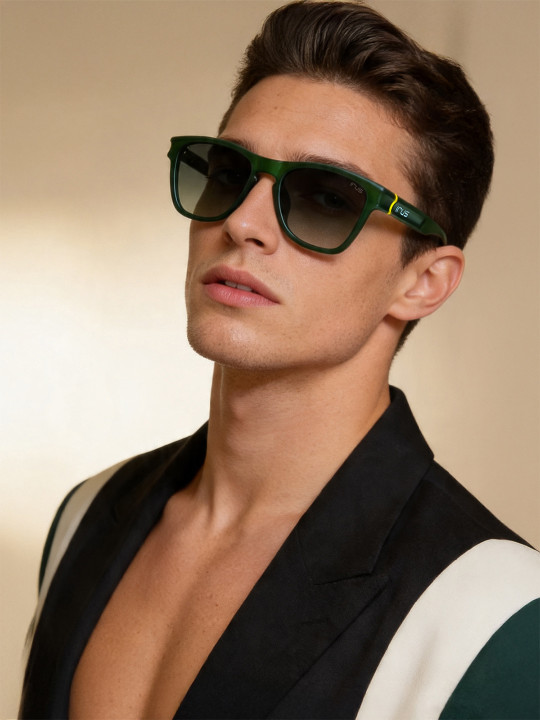 IRUS by IDEE Men Wayfarer Sunglasses with Polarised and UV Protected Lens IRS1360C3PSG