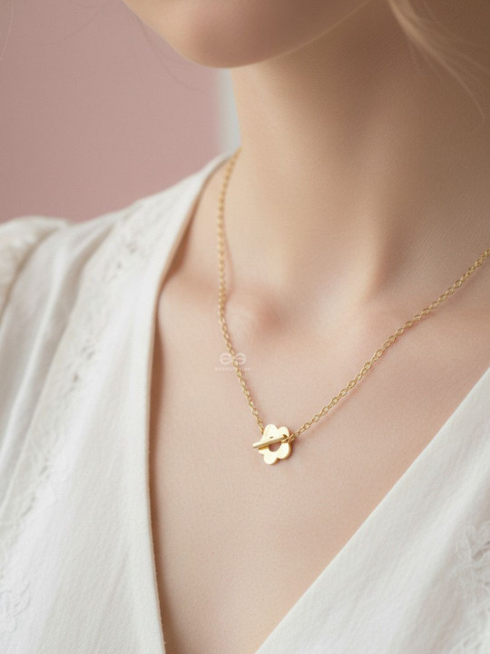 EVERSTYLISH Brass Gold-Plated Handcrafted Necklace