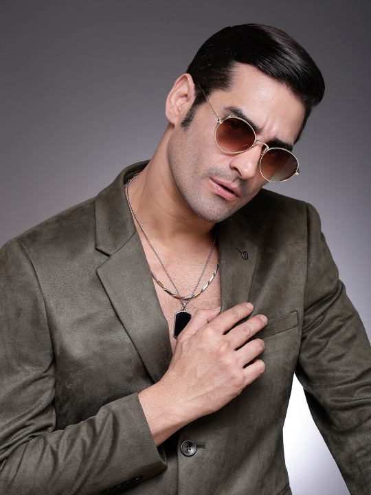 HASHTAG EYEWEAR Men Oval Sunglasses with Polarised UV Protected Lens ICE-S2356-C2-Gradient