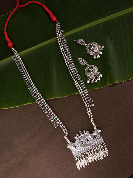 Ozanoo Women Silver Oxidized Jewellery Set