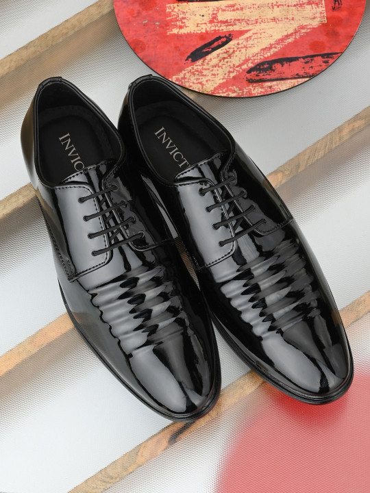 INVICTUS Men Black Solid Faux Leather Formal Shoes