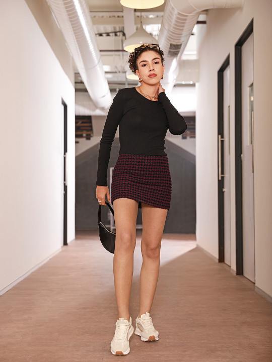 MANGO Maroon & Black Sustainable Houndstooth Patterned Tweed Straight Casual Mini Skirt