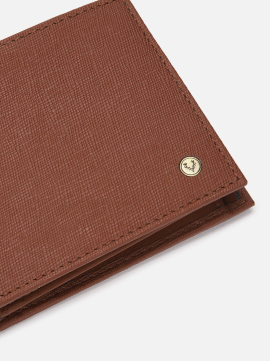 men brown textured leather two fold wallet