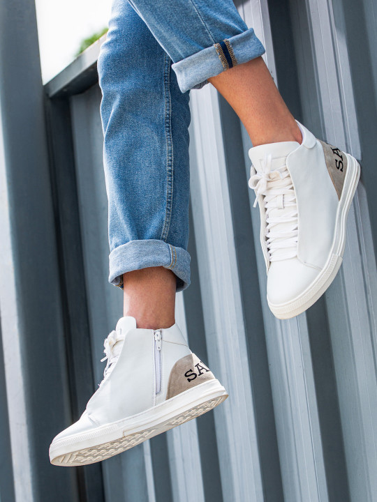 Saint G Men White Textured Leather Lace-Ups Sneakers