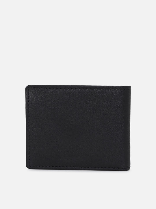 men black leather two fold wallet