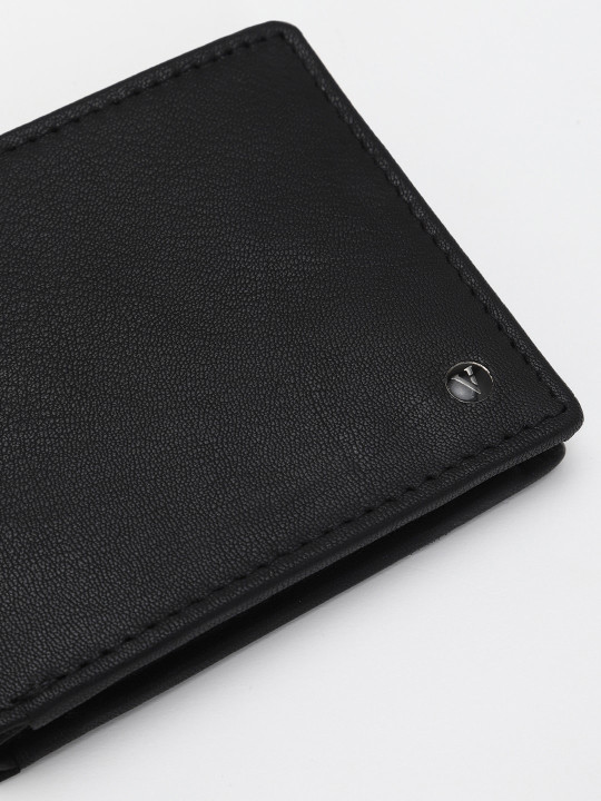 men black leather two fold wallet