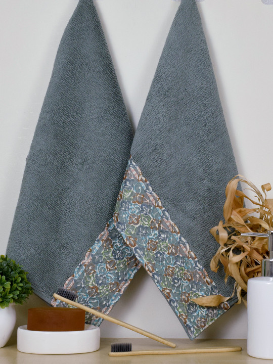 RANGOLI Pack of 2 Solid 550 GSM 100% Cotton Hand Towels With Lace