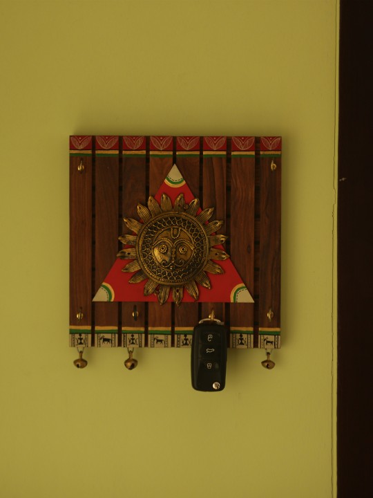 Brown Dhokra & Warli Hand-Painted Key Holder