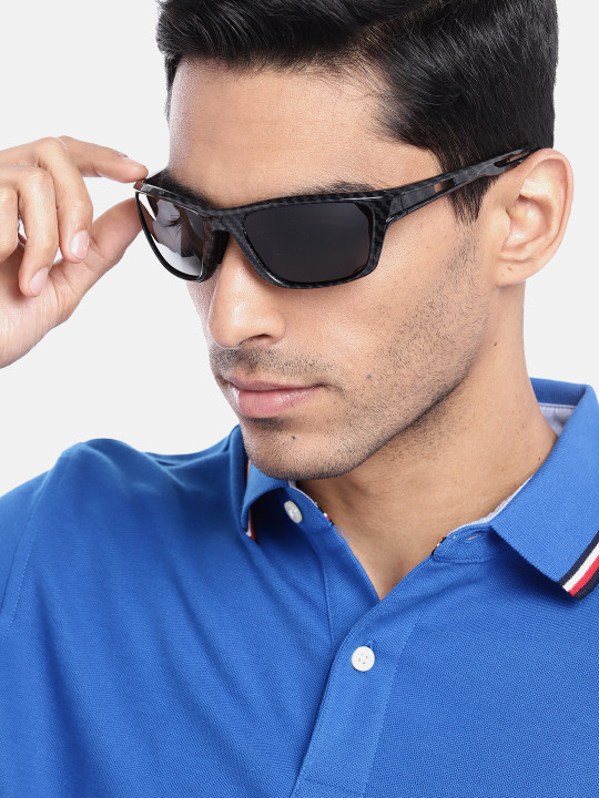 Carlton London Men Polarised UV-Protected Black Textured Sports Dark Lenses Sunglasses