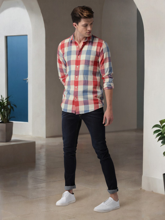 Mast & Harbour Men Off-White & Red Slim Fit Checked Casual Shirt