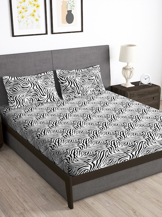 Story@Home Arena Black & White Printed 180 TC Queen Bedsheet & 2 Pillow Covers