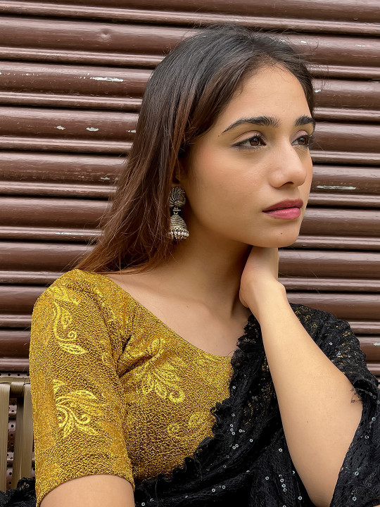 Bindigasm's Advi Self-Design Stretchable Saree Blouse