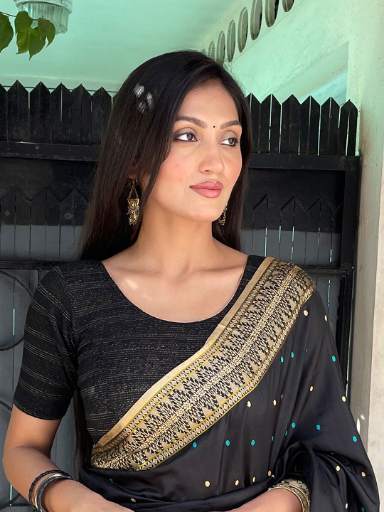 Bindigasm's Advi Self-Design Jacquard Zari Stretchable Saree Blouse