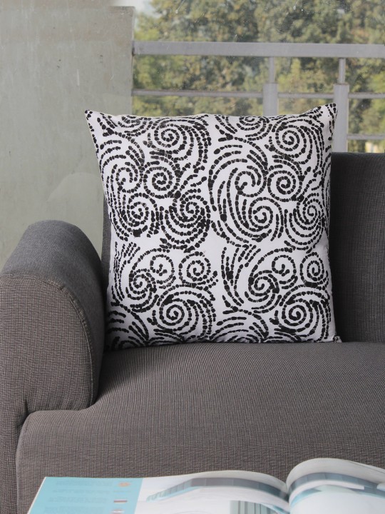 Black Set of Single Ethnic Motifs Square Cushion Covers