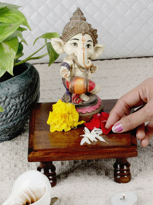 GLOBALLY INDIAN Wood Ganesh Chaturthi Chowkie