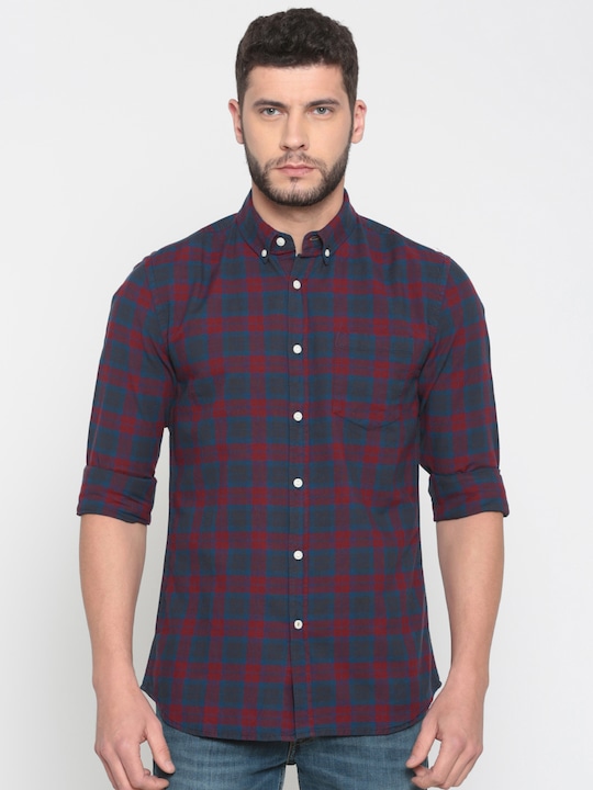 Men Red & Navy Slim Fit Checked Casual Shirt 46