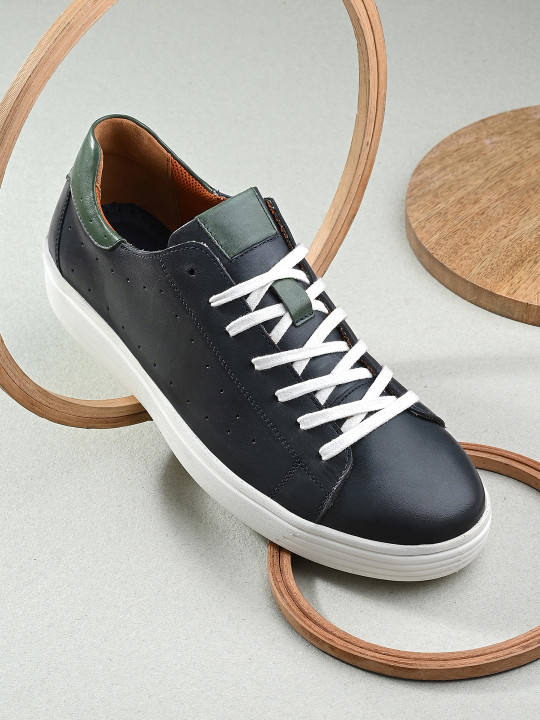 Overdrive Men Leather Lightweight Sneakers
