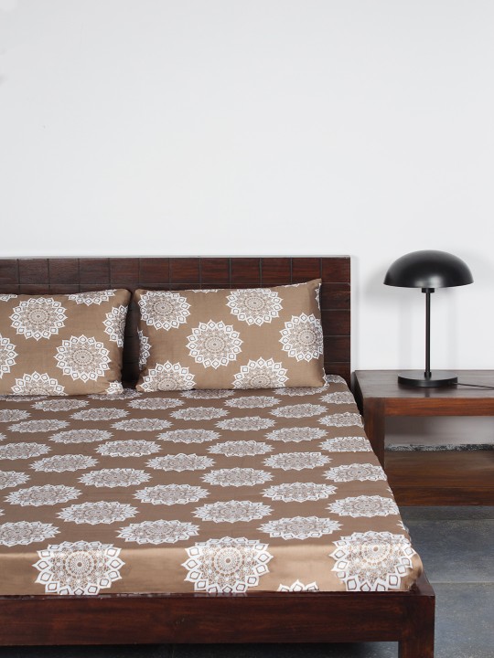 Brown Abstract Flat 200 TC Cotton 1 Queen Bedsheet with 2 Pillow Covers