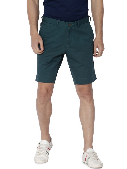 Men Green Solid Slim Fit Regular Shorts 30