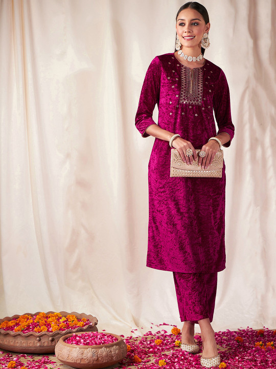 Shae by SASSAFRAS Floral Embroidered Thread Work Grandeur & Majestic Artwork Velvet Kurta