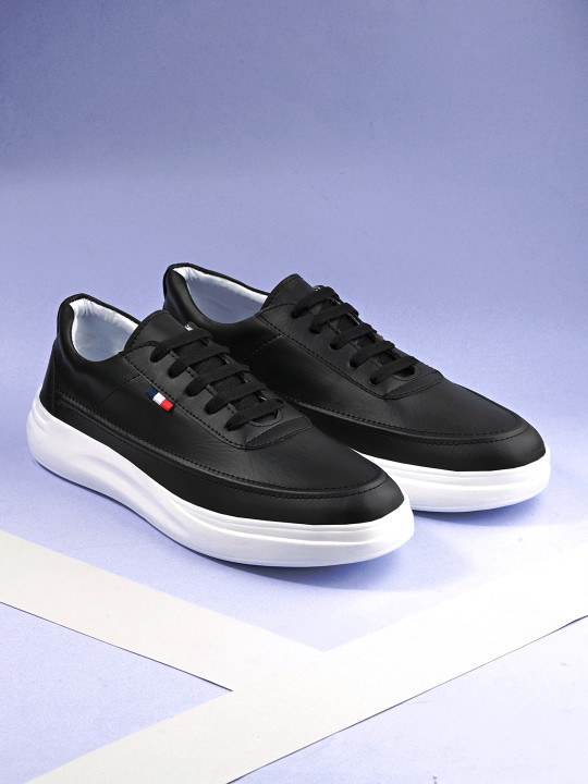 Roadster The Lifestyle Co. Men Black & White Padded Insole Contrast Sole Sneakers