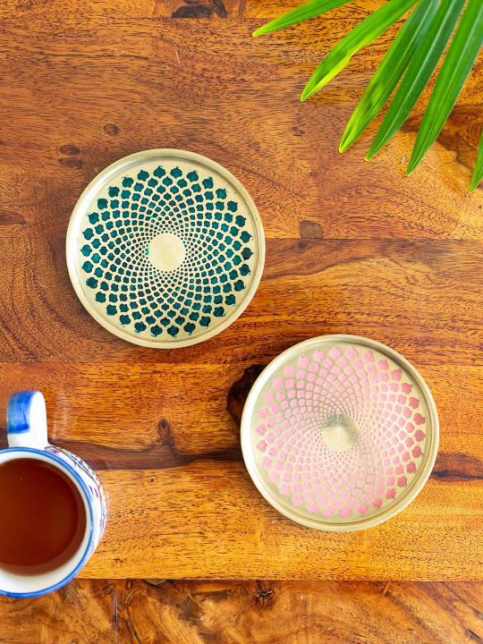 ExclusiveLane The brass beams Green & Peach 2 Pieces Printed Brass Coasters