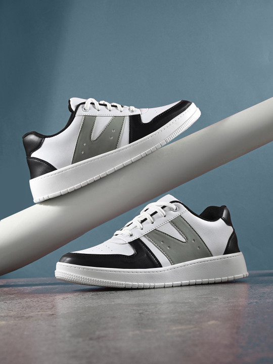Roadster The Lifestyle Co. Men White & Grey Colourblocked Casual Sneakers