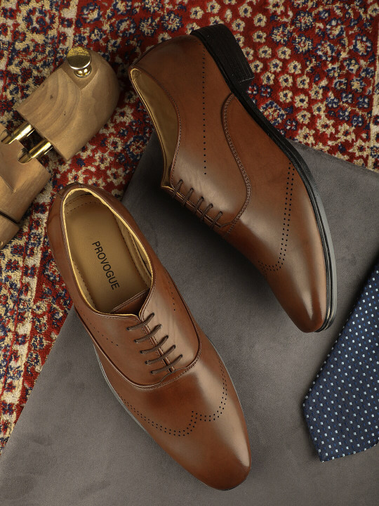 Provogue Men Textured Leather Formal Oxfords