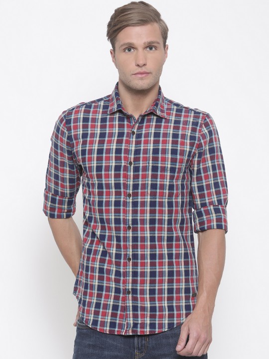Men Red & Navy Regular Fit Checked Casual Shirt 38