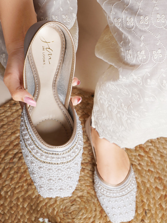 JM Looks Embellished Slip-On Mojaris
