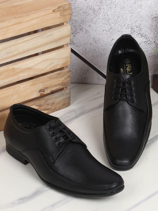 HikBi Men Textured Leather Anti-Skid Stability Formal Derbys