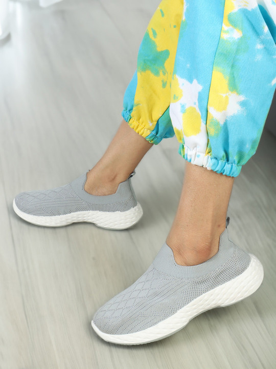 Carlton London sports Women Textured Lightweight Slip On Sneakers
