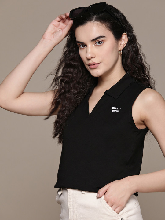 Roadster Women Solid Regular Fit Polo Collar T-shirt