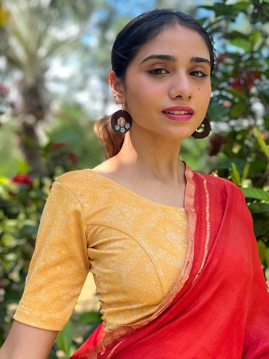 Bindigasm's Advi Embellished Jacquard Stretchable Saree Blouse