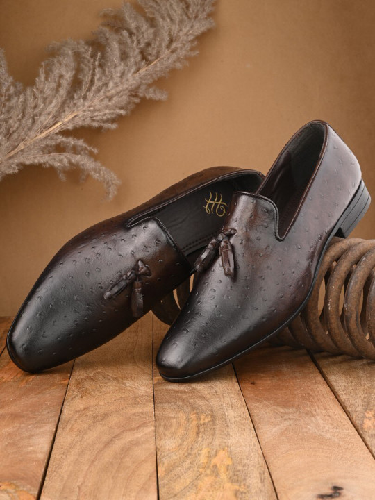 House of Pataudi Men Textured Formal Tassel Loafers