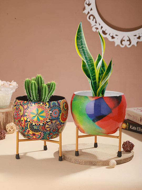 Red & Blue 2 Pieces Resilient Metal Planters With Stand