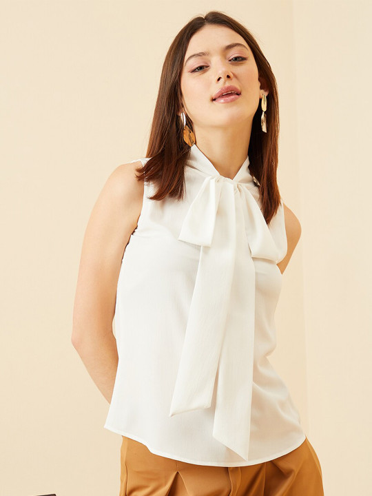 Berrylush Tie-Up Neck Sleeveless Regular Top