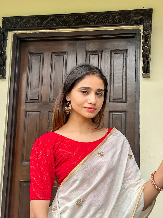Bindigasm's Advi Woven Design Stretchable Jacquard Saree Blouse