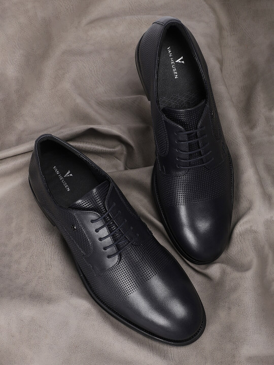 Van Heusen Men Textured Leather Derbys