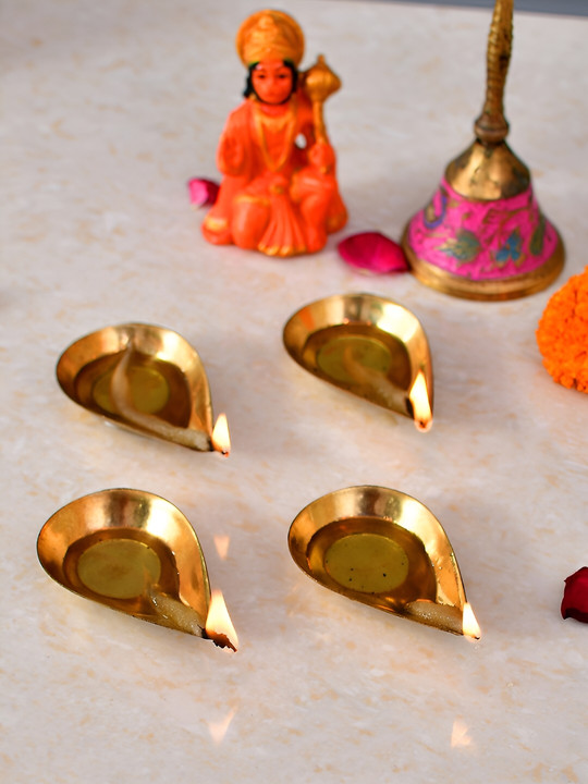 CraftVatika Brass 4 Piece Easy to Clean Diwali Diyas