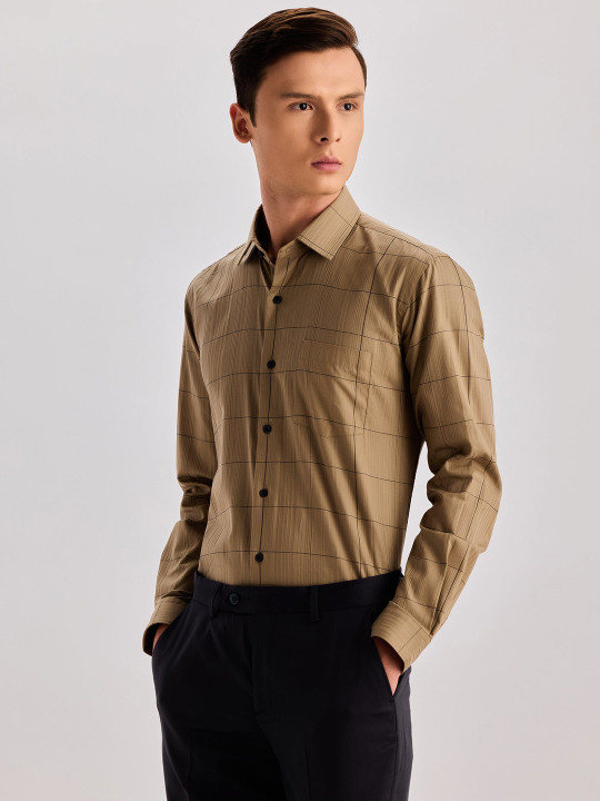 Stori Men Opaque Checked Casual Shirt