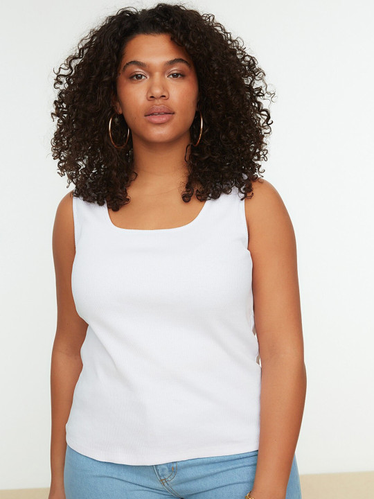 Trendyol Women Solid Lightly-Padded Camisoles